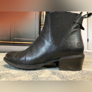 Woman’s black leather Timberland boots. Size 9